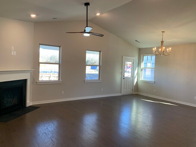 Building Photo - 183 Picasso Cir