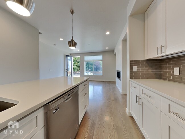 Building Photo - 4324 N Pecos St