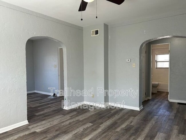 Building Photo - 2104 S Norwood Ave