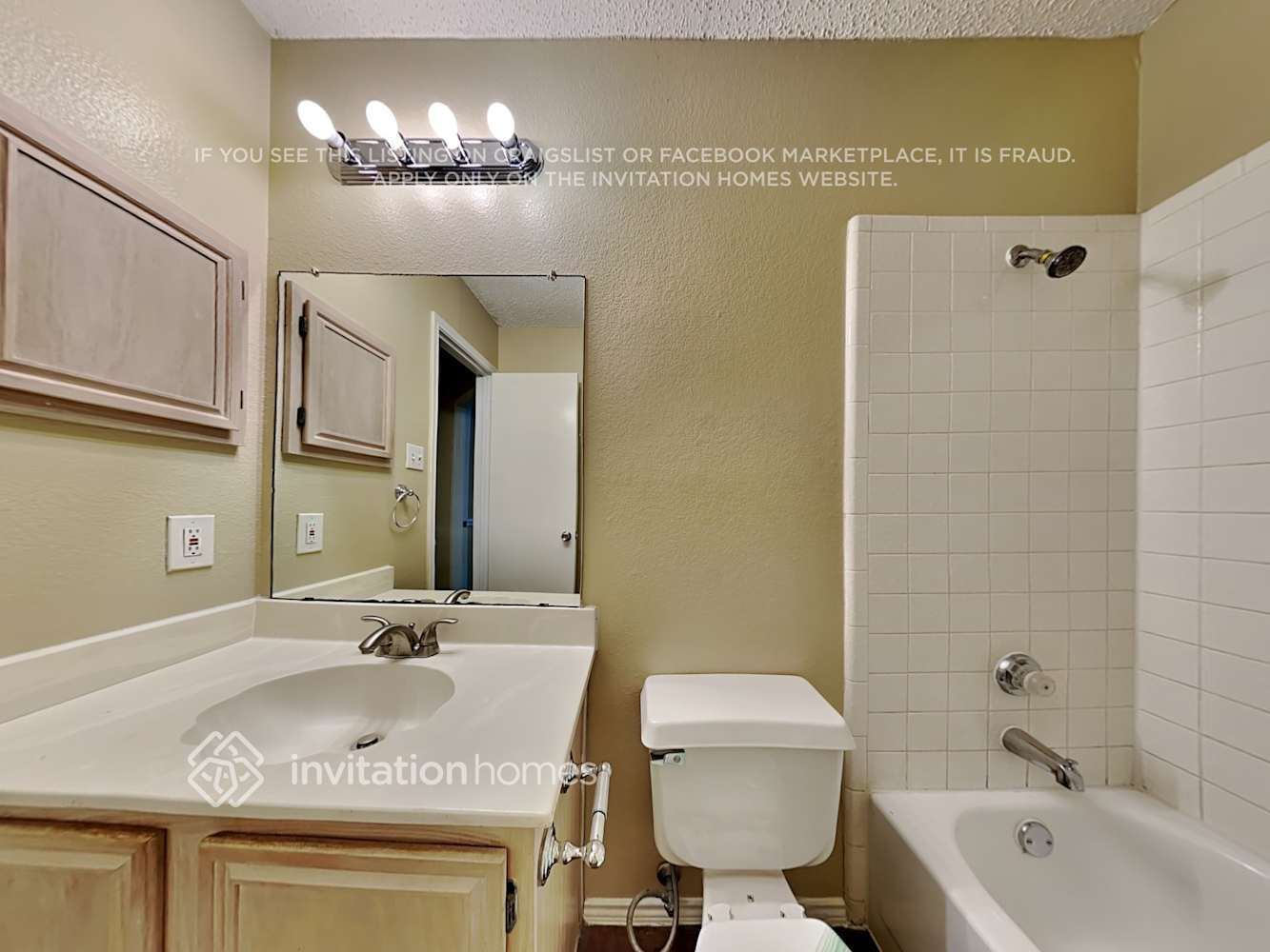 Building Photo - 2207 Bennington Dr