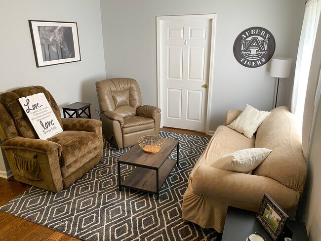 Building Photo - 1900 Lee Rd 61