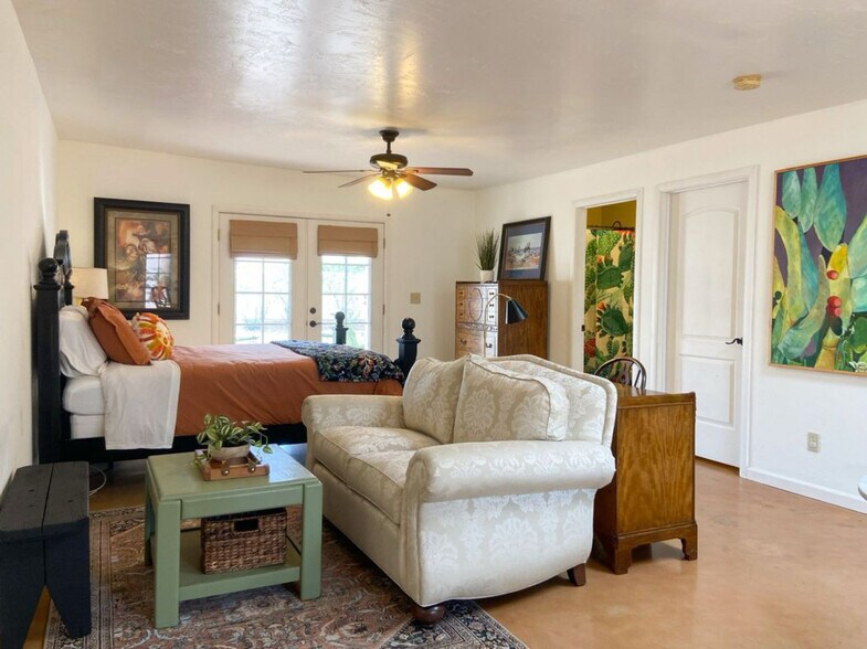 Bed and living spacw - 2648 E Drachman St