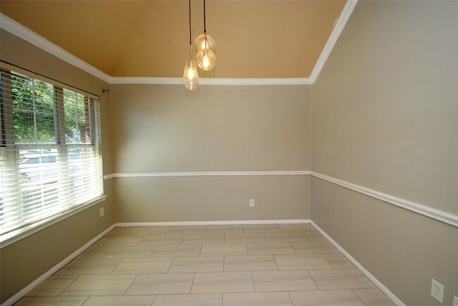 Building Photo - 5910 Sugar Field Ln