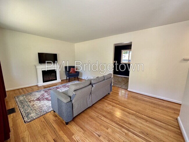 Building Photo - 9725 SE 29th Ave