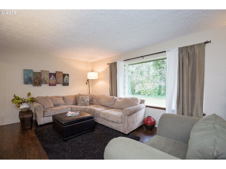 Living room - 13512 NE 238th Way