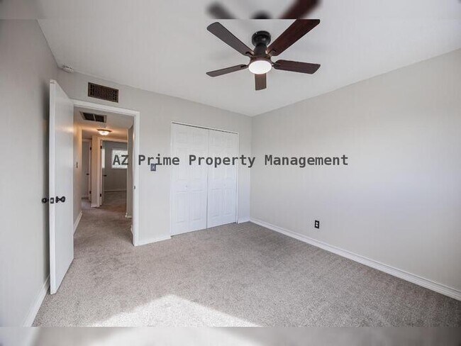 Building Photo - 225 N Standage