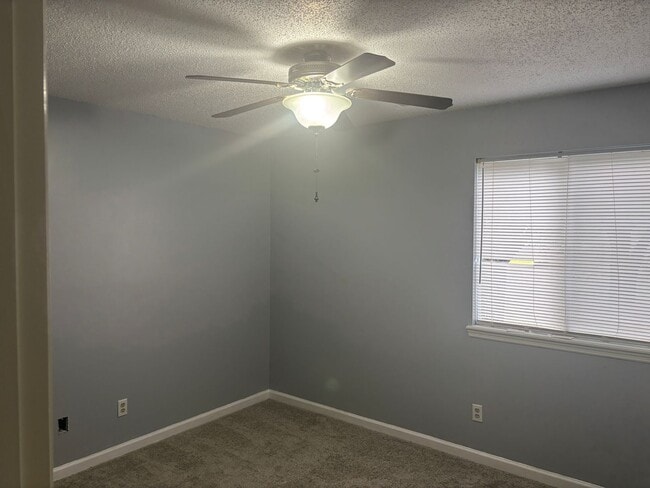 Building Photo - 2 BEDROOM 2 BATH CONDO ON BOTTOM FLOOR AT MYRTLE GREENS