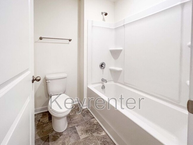 Building Photo - 125 Smt Rdg Ln