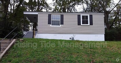 Building Photo - 3905 39th Ct N