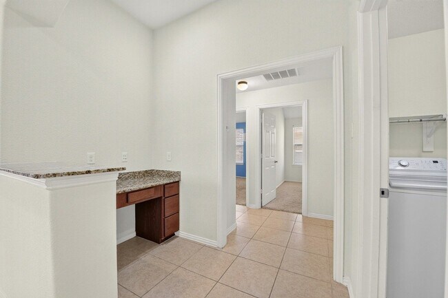 Building Photo - 2668 Costa Mesa Dr