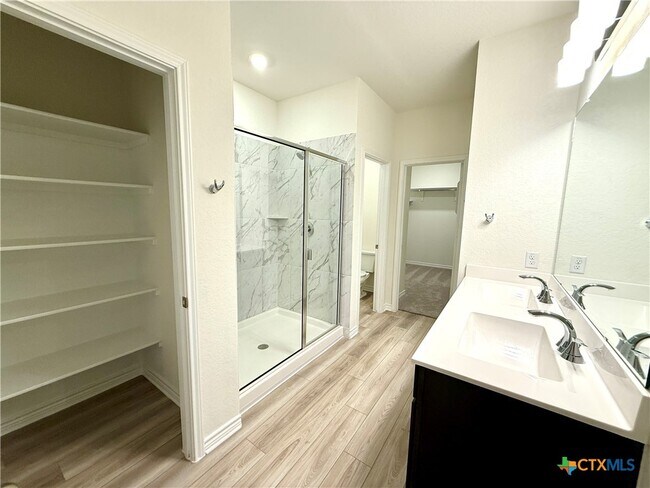 Building Photo - 433 Panther Pass