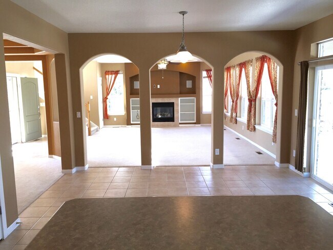 Building Photo - Stunning 4 Bedroom Home In Cross Creek area of Aurora