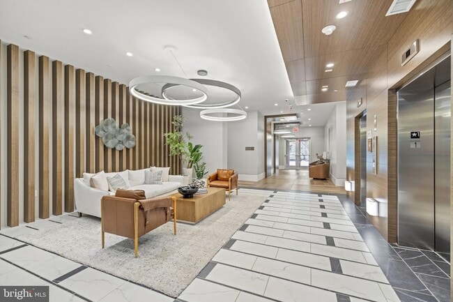 Building Photo - 801 N Fairfax St