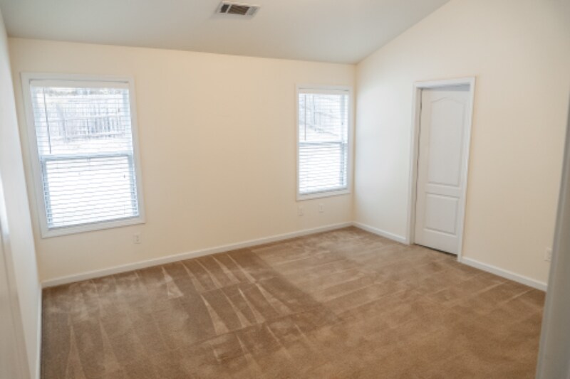 Building Photo - 2026 Jessica Dr