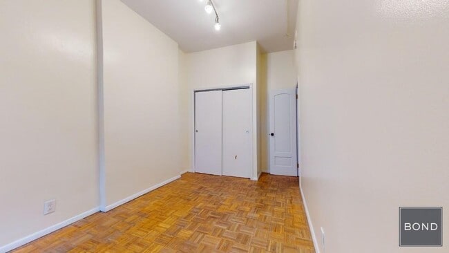 Building Photo - 955 Second Avenue
