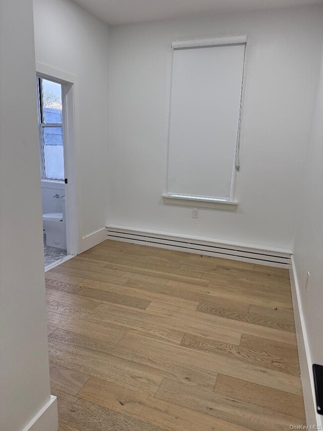 Building Photo - 39-39 Crescent St