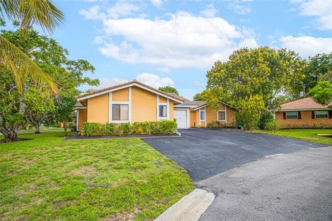 Building Photo - 7942 NW 37th Dr