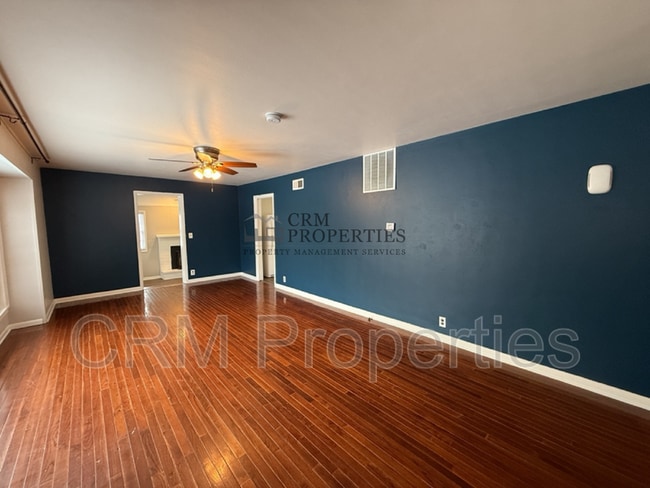 Building Photo - 513 James Dr