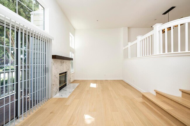 Building Photo - 356 Meridian Dr