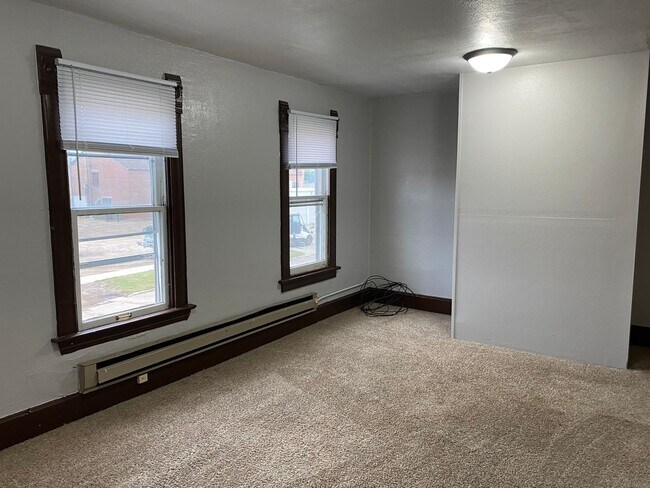 Building Photo - 205 3rd Ave SE