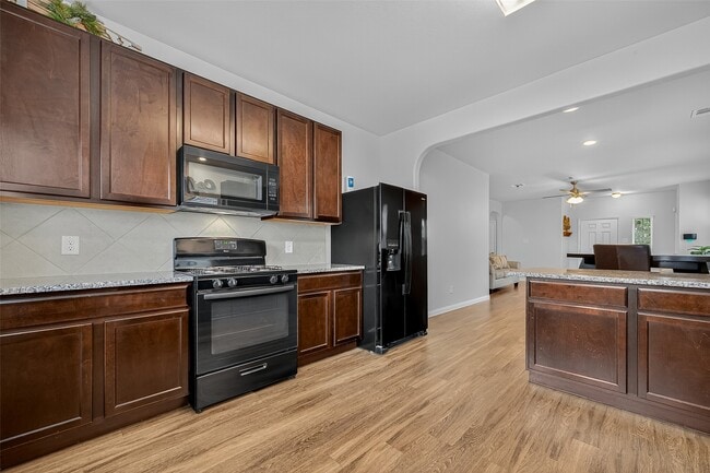 Building Photo - 10314 Douglas Fir Villa Ave