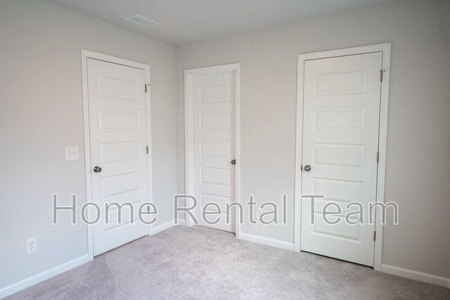 Building Photo - 111 Saltgrass Ln