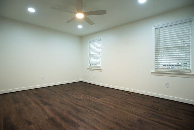 Building Photo - 2109 Lauderdale Dr