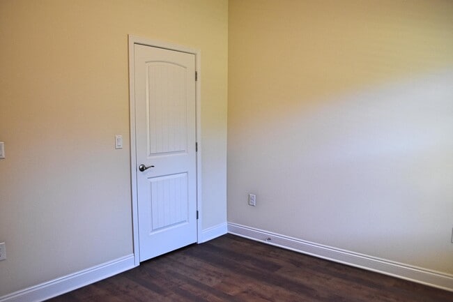 Building Photo - 211 Brandywine Rd