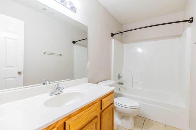 Building Photo - ***6206 SW Meadow Well Avenue***