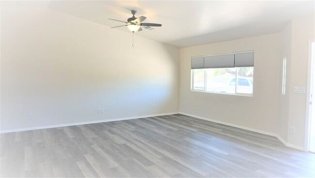 Building Photo - 523 N Leonardo De Vinci Dr