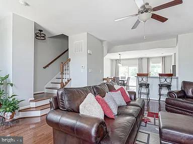 Primary Photo - 40 Village Green Ln