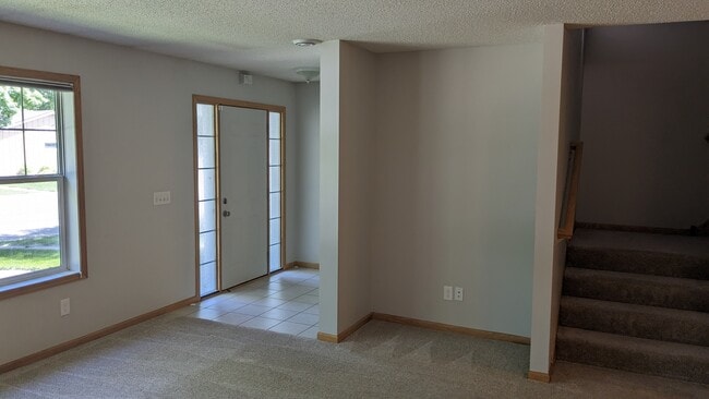 Building Photo - 6125 32nd Ave N