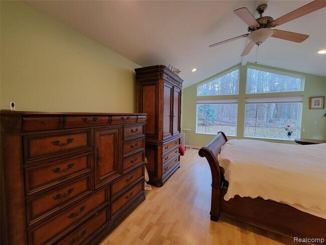 Building Photo - 18311 Norwich Rd