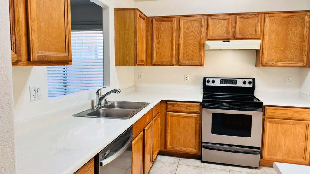 Building Photo - 4826 W Ponderosa Ln