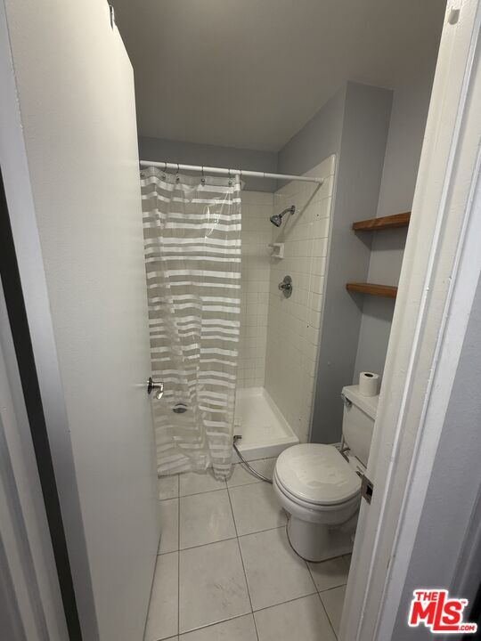 Building Photo - 321 S San Vicente Blvd