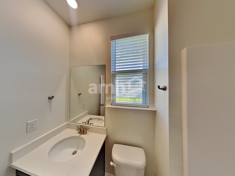 Building Photo - 5219 Virtue Ave