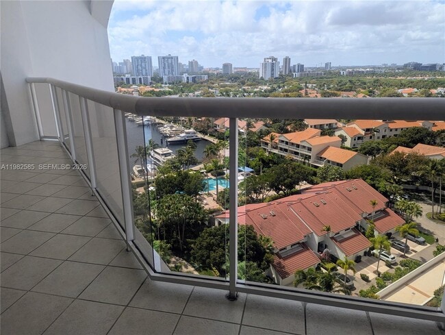 Building Photo - 3610 Yacht Club Dr