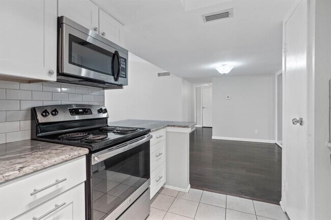 Building Photo - 14777 Wunderlich Dr