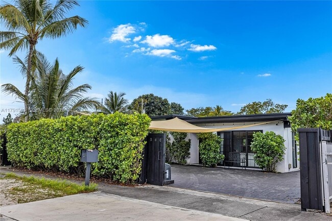 Building Photo - 560 NW 116th Terrace