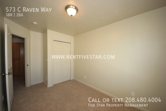 Building Photo - 573 Raven Way