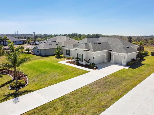 Building Photo - 5226 Lake Venice Dr