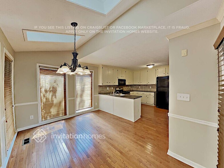 Building Photo - 2713 Wynford Ave S W