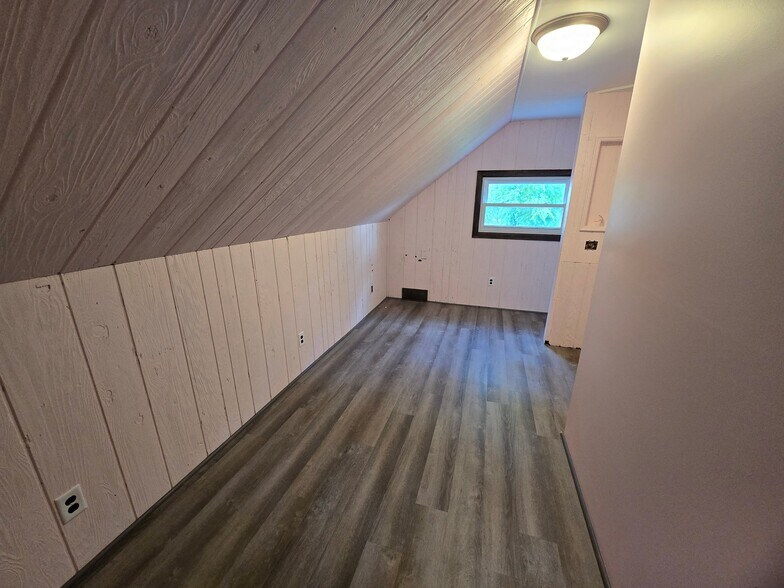 Building Photo - 1141 Bittel St