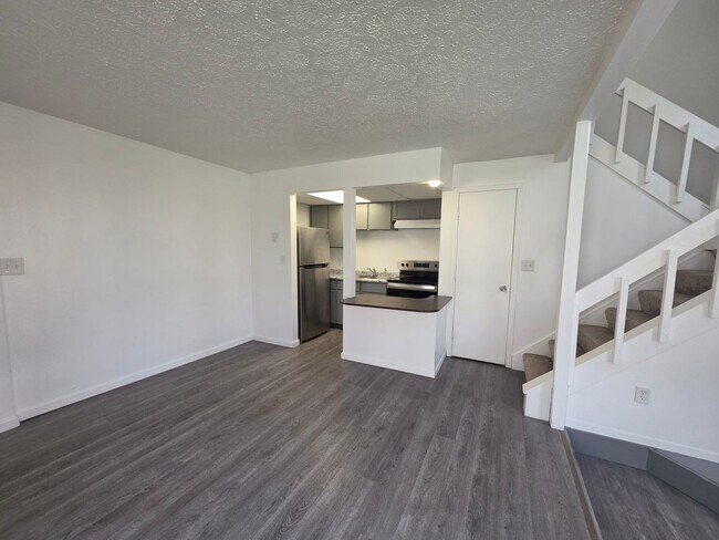 Building Photo - 1820 Anton Dr