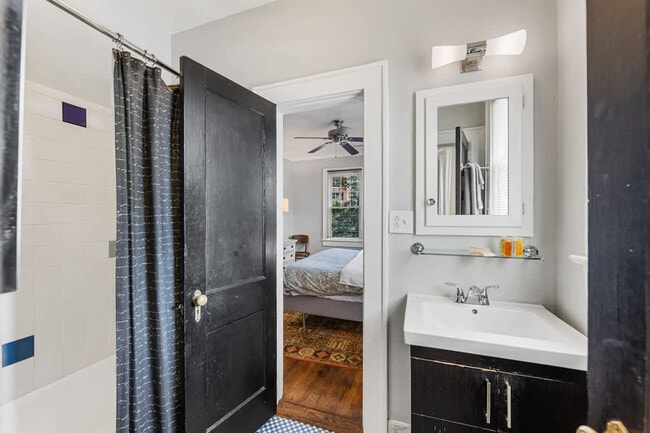 Building Photo - 500 Queens Rd