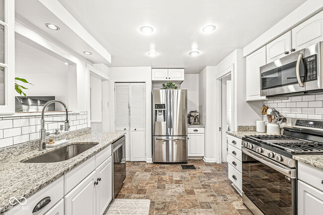 Building Photo - 5028 Graceland Ave