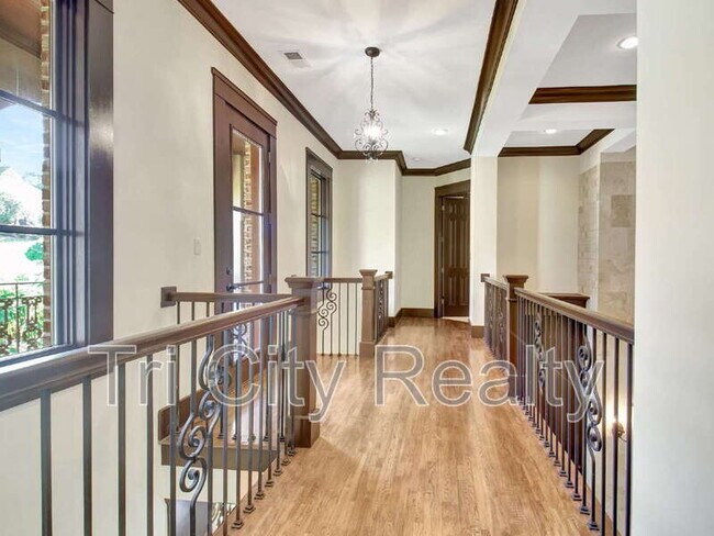 Building Photo - 250 Moss Creek Walk