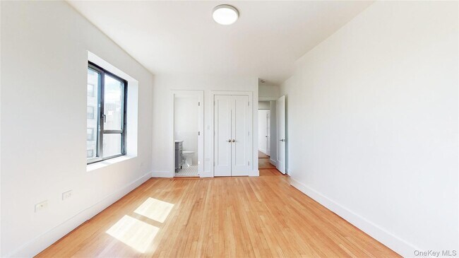 Building Photo - 420 Central Prk W