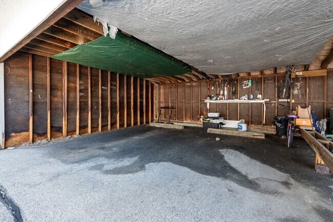 Building Photo - 23-55 Staffordshire Ln