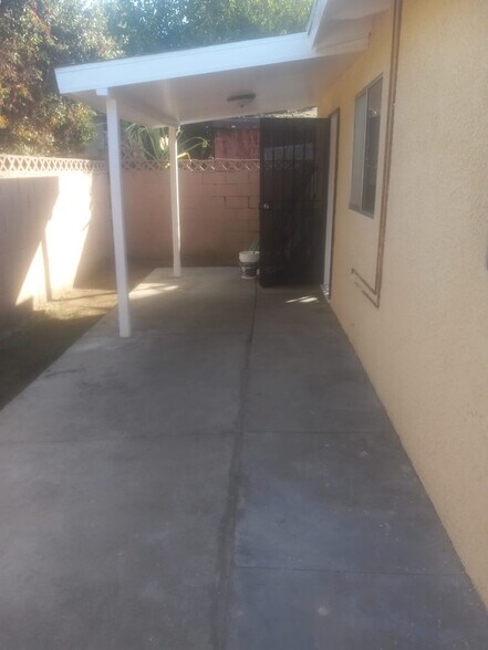 Building Photo - 4109 Live Oak St